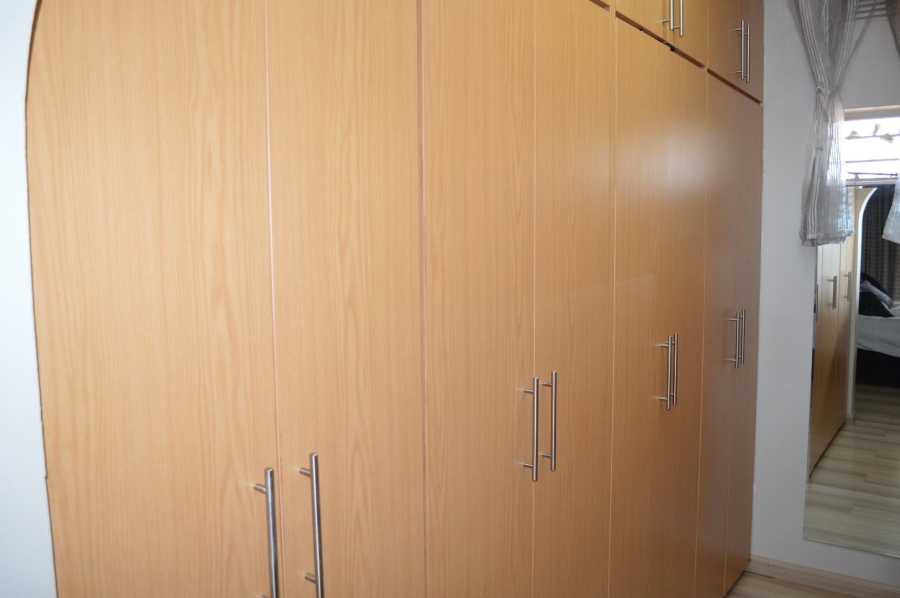 8 Bedroom Property for Sale in Flamwood North West